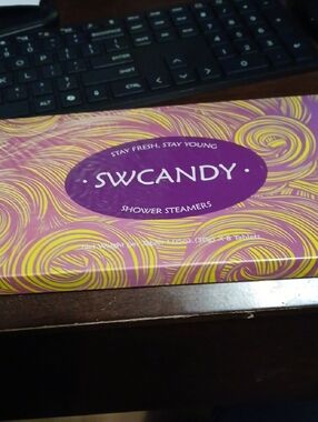 SWCANDY Shower Steamers - Purple & Yellow Swirl Pack